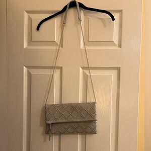 Lulus clutch with strap